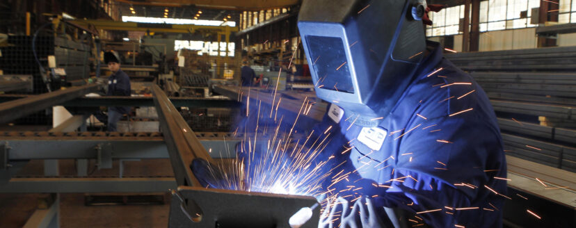 Jason Gathings, a welder, works at Fabricated Metal Products which is a small factory in Cudahy that has seen sales flatten and stopped hiring the last few months. Their experience more or less mirrors the national employment situation we're writing about for Saturday. Friday, September 7,2012. Journal Sentinel photo by Rick Wood/RWOOD@JOURNALSENTINEL.COM
