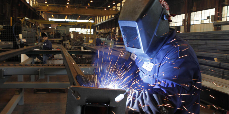 Jason Gathings, a welder, works at Fabricated Metal Products which is a small factory in Cudahy that has seen sales flatten and stopped hiring the last few months. Their experience more or less mirrors the national employment situation we're writing about for Saturday. Friday, September 7,2012. Journal Sentinel photo by Rick Wood/RWOOD@JOURNALSENTINEL.COM